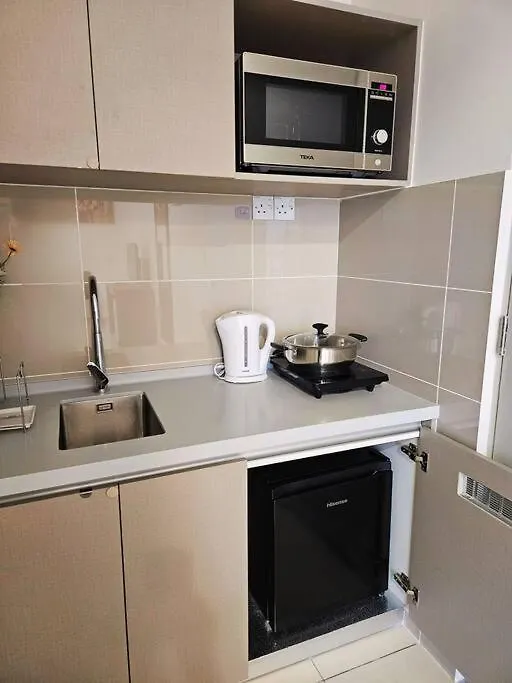 Stunning Pool & The City Studio- 1 Mrt Stop To Trx Kuala Lumpur Apartman